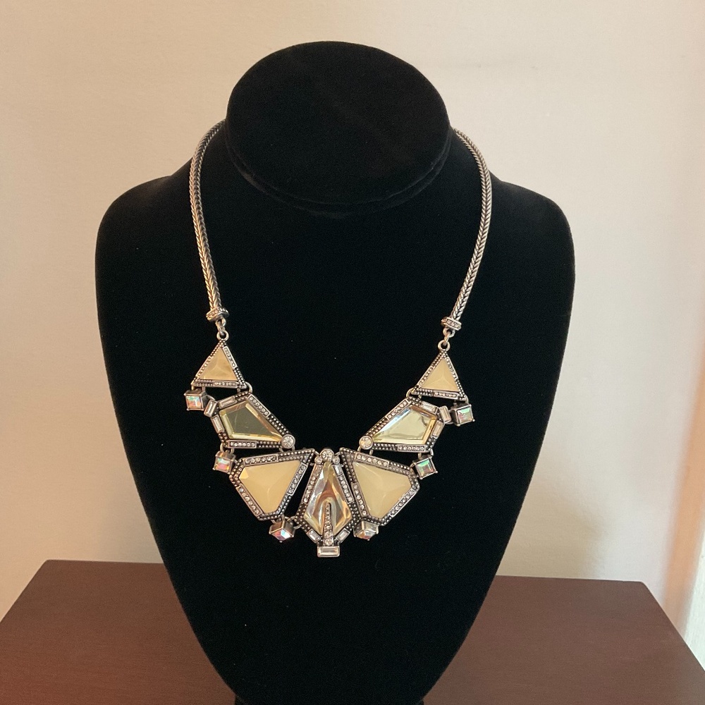 ELEGANT CRYSTAL SHARDS NECKLACE
